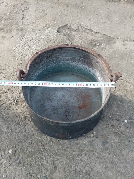 Антикварен меден съд