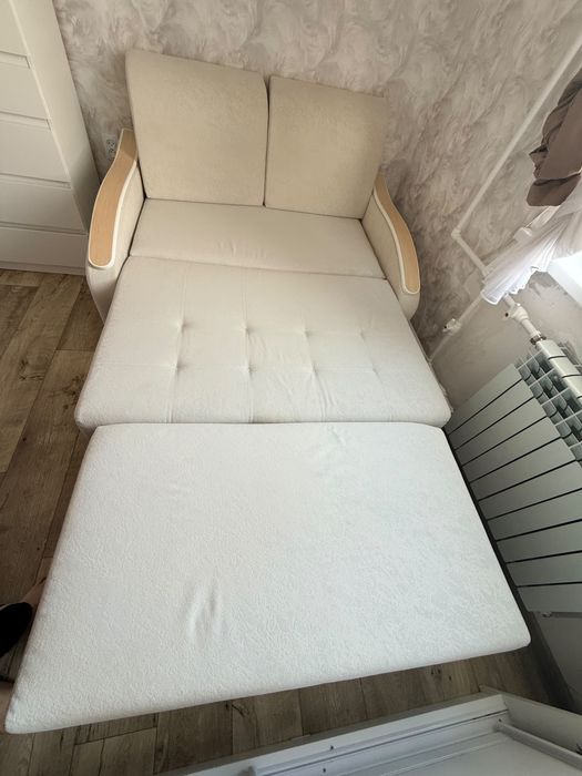 Продам компактный диван-кровать