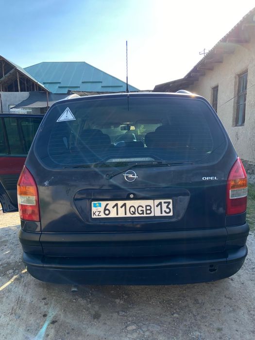 Автомобиль Опель