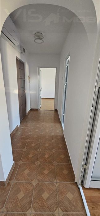 Apartament cu 2 camere, decomandat - zona de jos