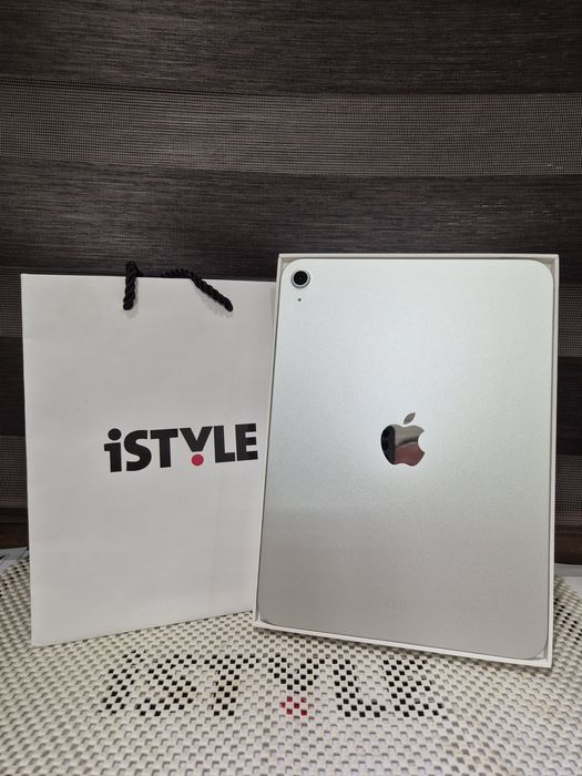 iPad (A16) Generația 11, Silver / Argintie, La Cutie, Garanție 2027, 4 Cicluri,  Ca Nouă