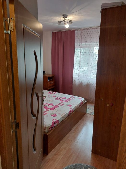 Vând apartament Zona Bascov