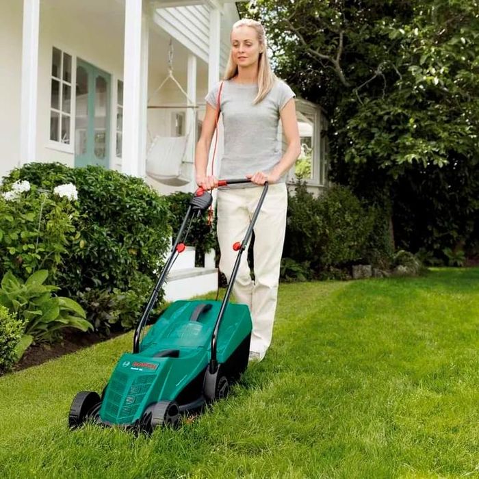 Электрическая газонокосилка Bosch Rotak 32 Оригинал