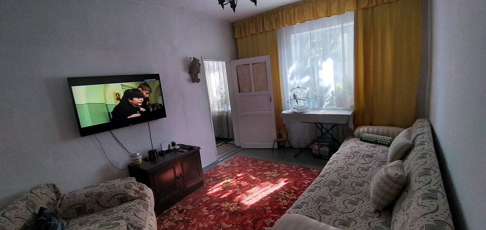 Продам дом в тихом районе.