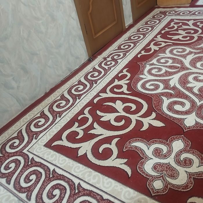 Ковёр продам бу.12000 тг