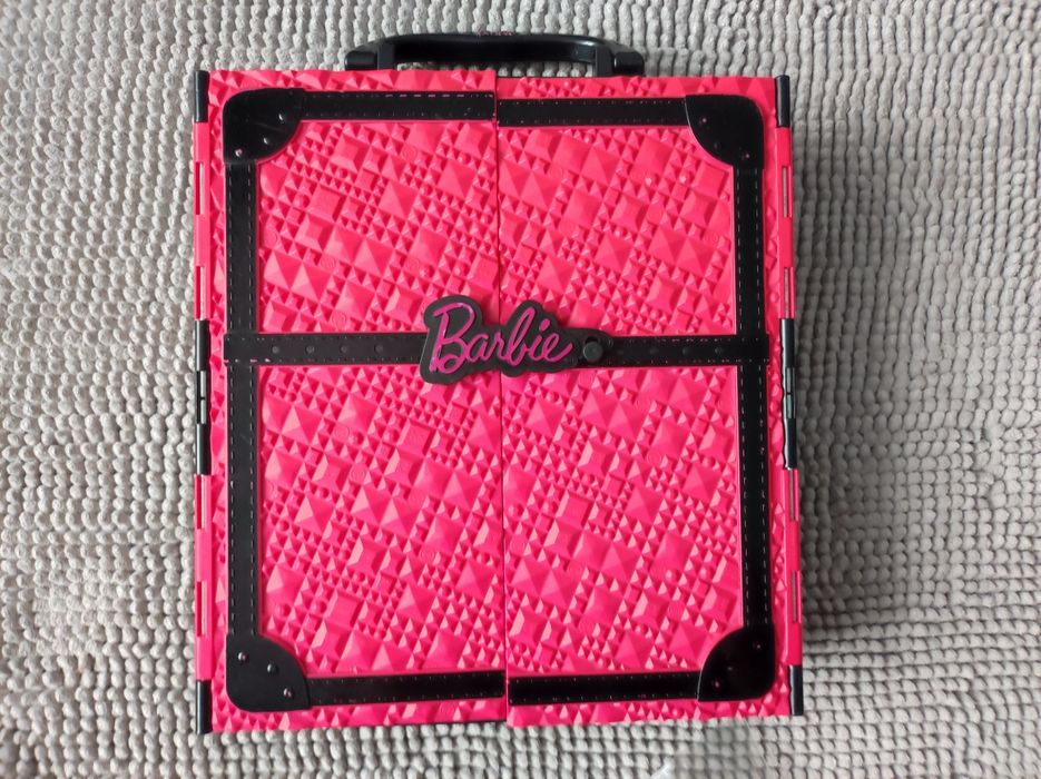 Продам набор шкаф для кукол Барби с вещами игрушки для девочек пакет