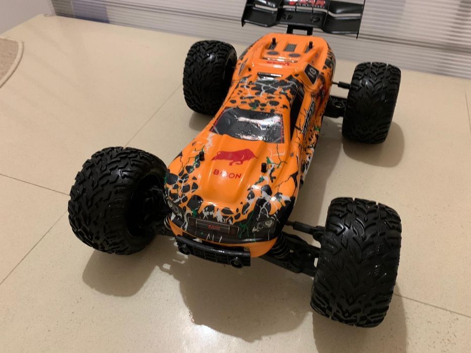 Vkar bison stil traxxas schimb cu traxxas