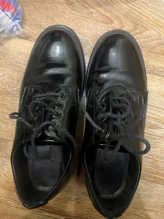 Лоферы лакированные