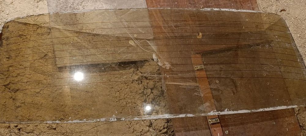 Задние лобовое стекло от Газ 2410