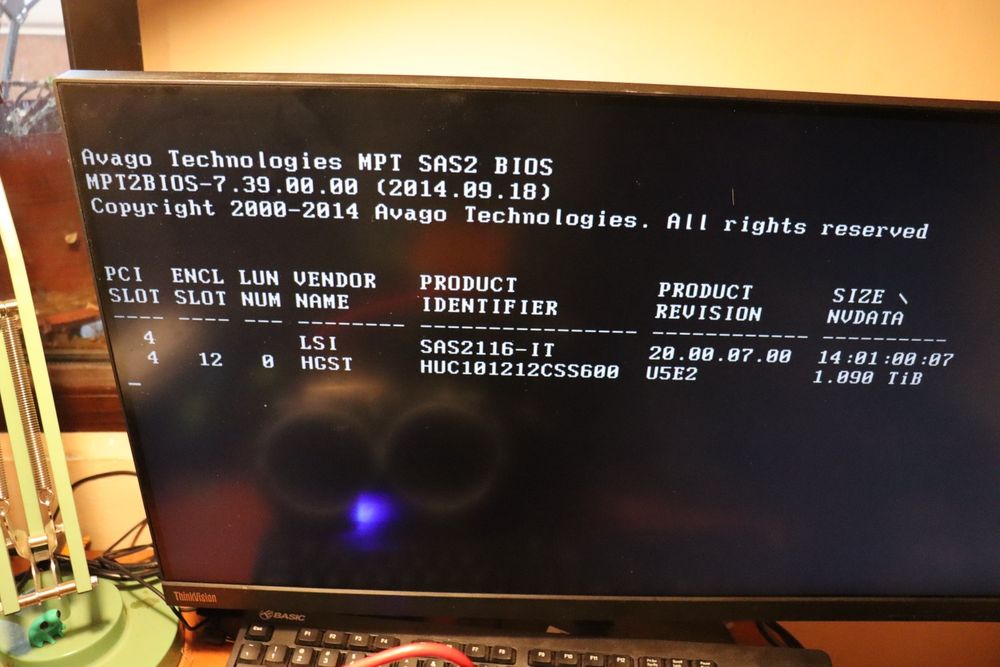 Cablu HBA Mini Sas HD SFF-8088 to 4 x SFF-8482(Sas) 12Gbps 1Metru Nou