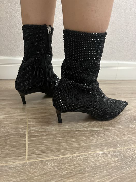 Продам ботильоны женские