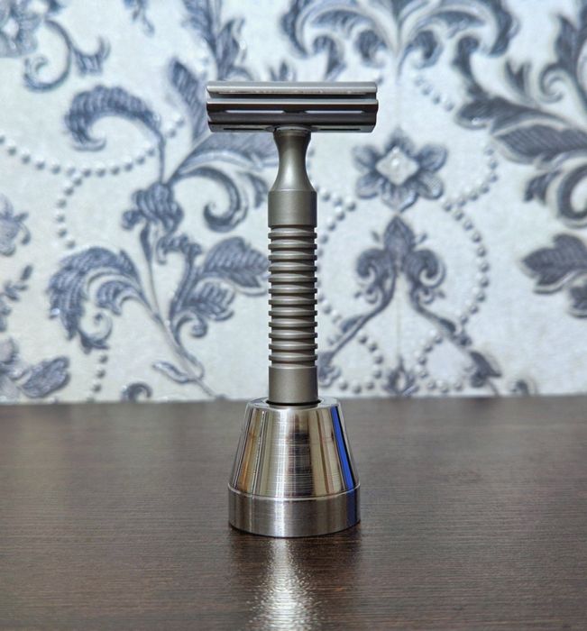 Подставка для бритвенного станка.