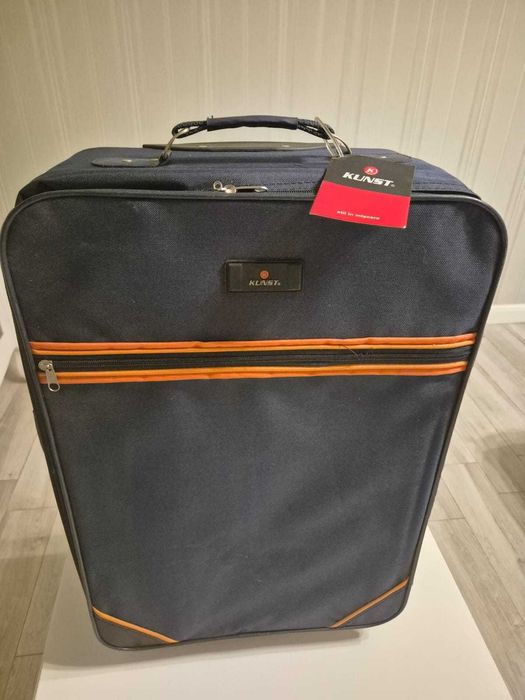 Geamantan Kunst nou cu eticheta