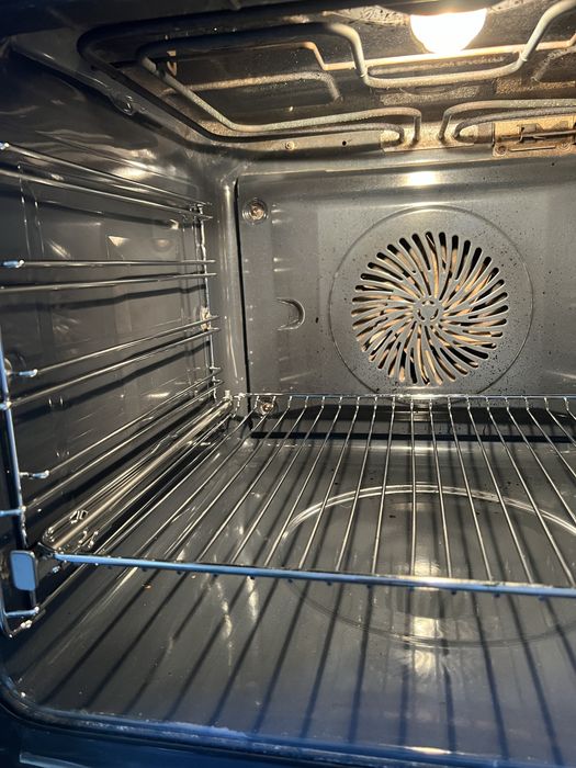 Фурна за вграждане AEG