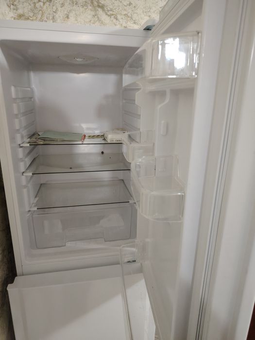 Продаётся холодильник 2х камерный