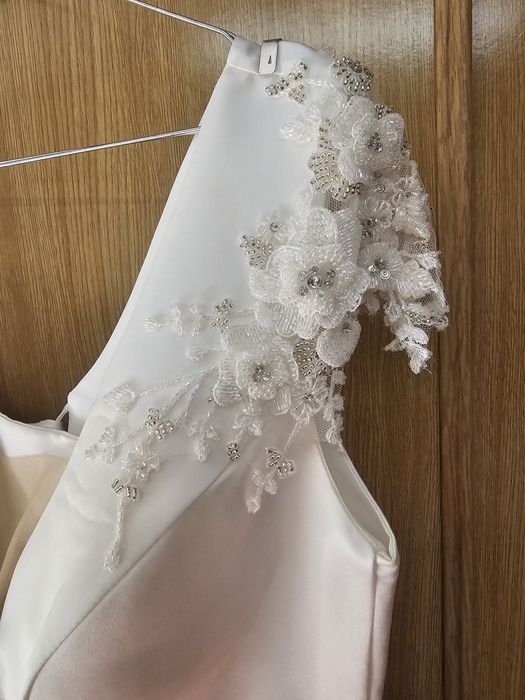 Rochie de mireasa din tafta