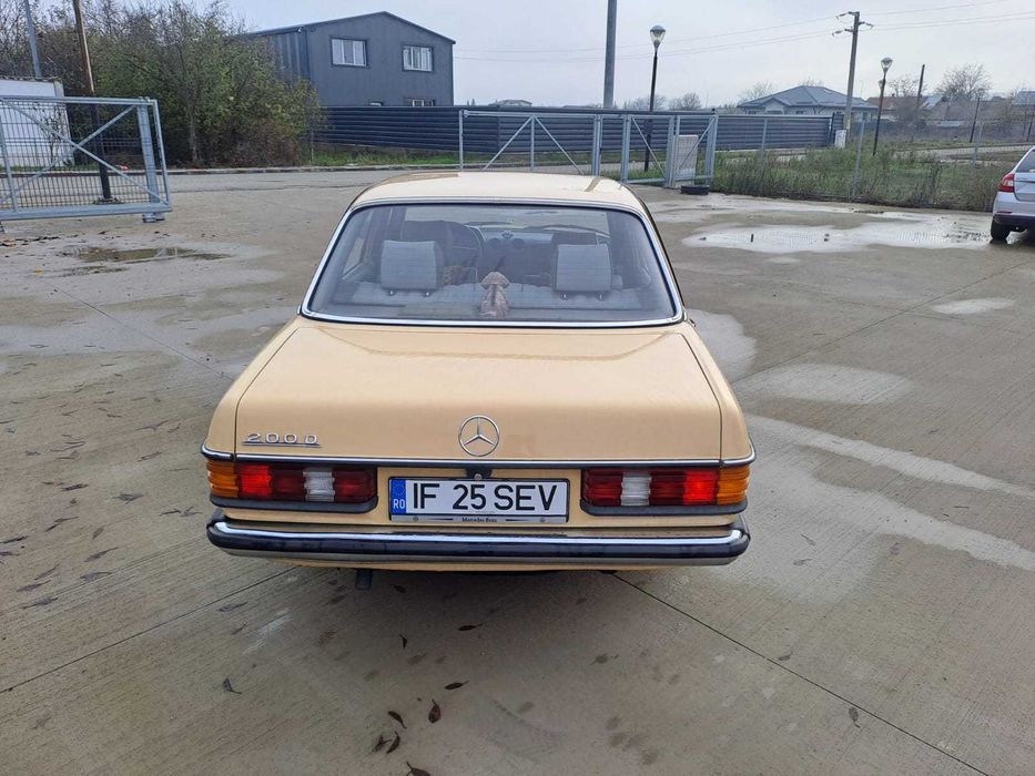 Mercedes-Benz W123 200D – Vehicul istoric Retromobil