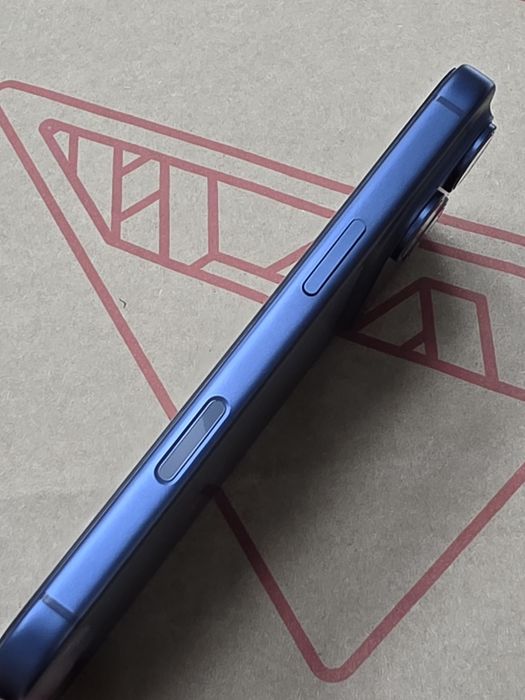 КАТО НОВ 256GB iPhone 17 Pro A1 Гаранция 2028 Deep Blue