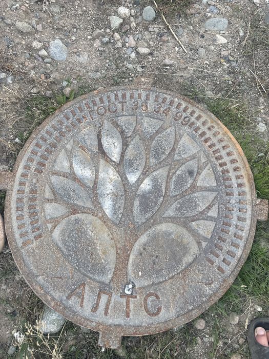 Крышка люка новый