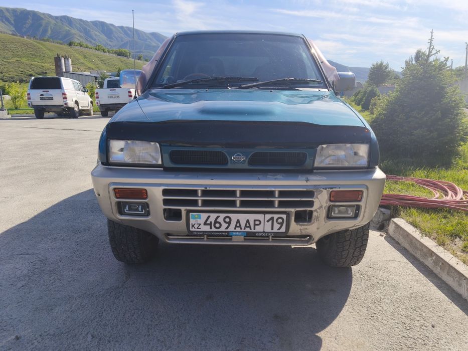 Nissan Mistral 1996