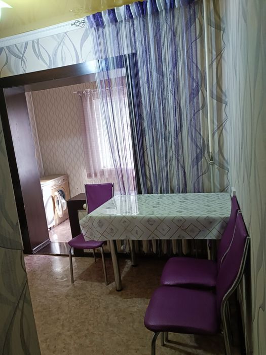 По часам,суточно,ночь.