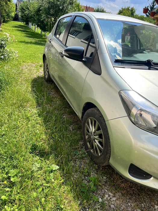 Toyota yaris 2012 1,3 benzina