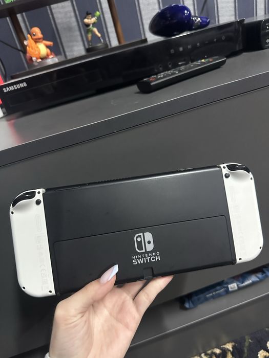 продам nintendo switch oled прошитая