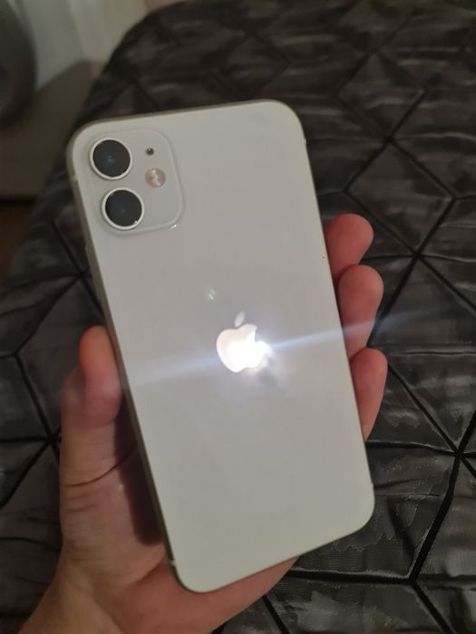 Продам айфон 11 64гб