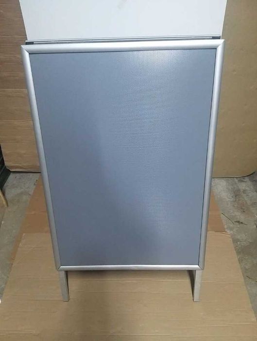 panou publicitar pietonal reclama magazin rezervare