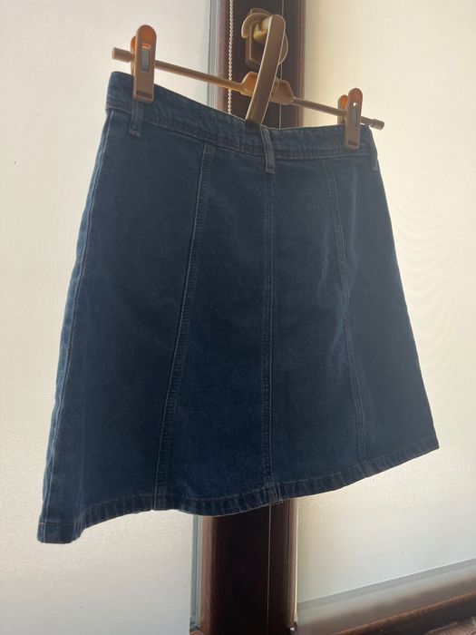 Дънкова пола с копчета