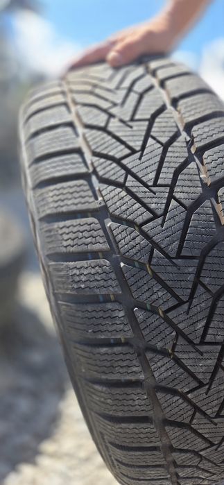 Комплект джанти със зимни гуми Audi a4 B8, 17 ки