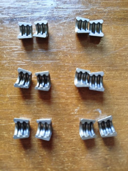 Фиксатор клапана (сухарь)