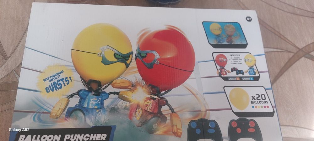 Продам игрушку- робота на пульте