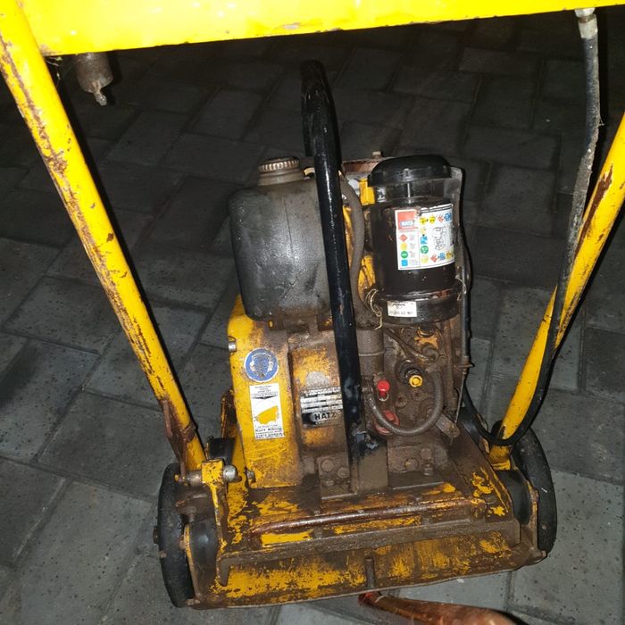Placa compactoare pentru pavele