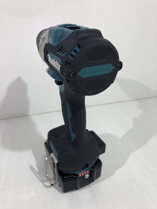 Makita DDF 486 mașină de înșurubat și găurit