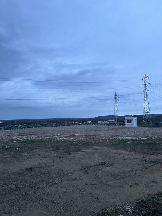 Продава се парцел на главен път