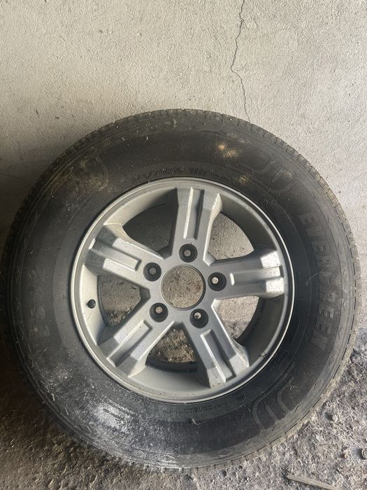 Джанти с гуми 16 цола 245/70R16 5x140
