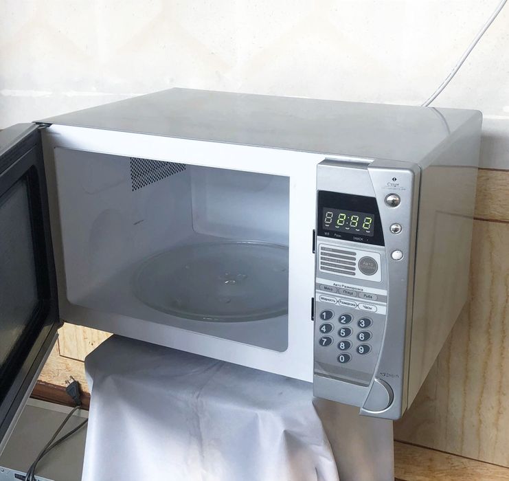 Микроволновая печь. 23л.