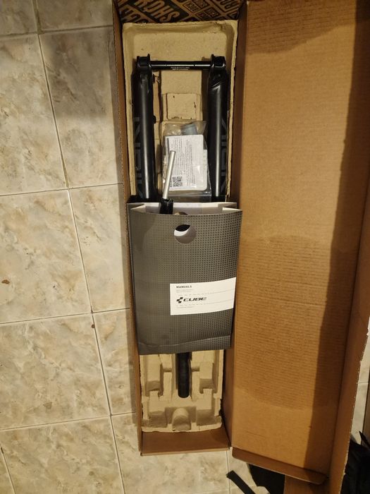 Rockshox lyrik base 29 150mm с проблем !!