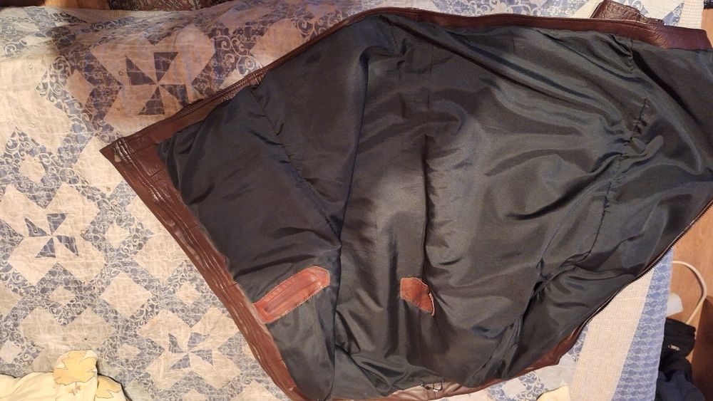 Продавам кожено яке