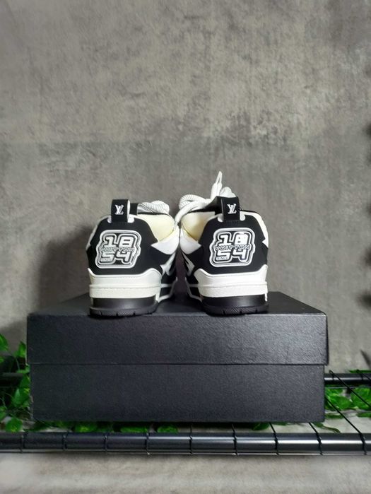 Louis Vuitton marimea 42