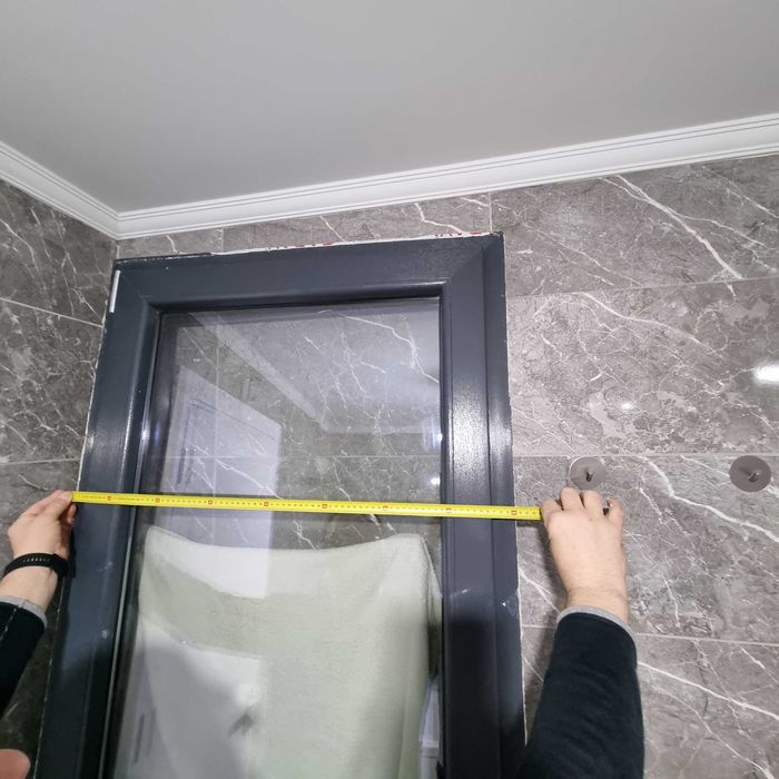 Ușă aluminiu dormitor–balcon cu termopan, stare foarte bună – CT