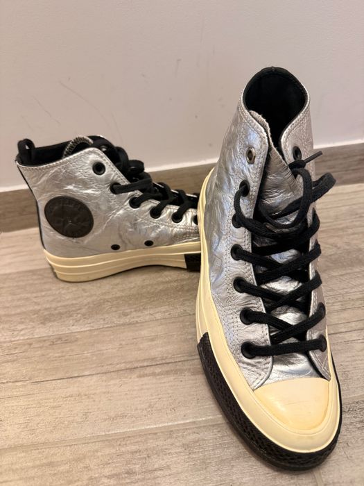 Сребристи кецове Converse