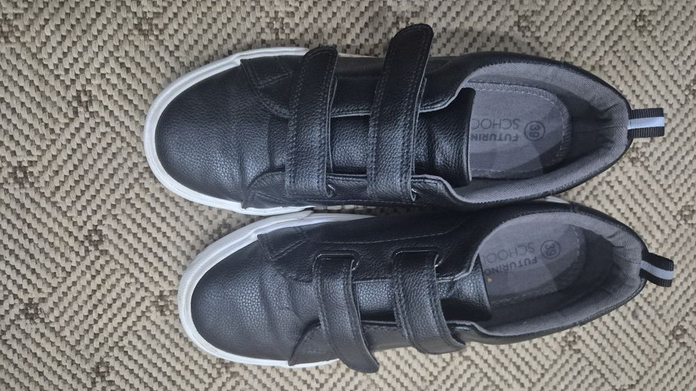 Кроссовки детские