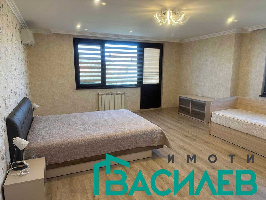Дава се под наем Етаж от къща в София, Център - 116 кв.м за 757.86 € - Снимка #4