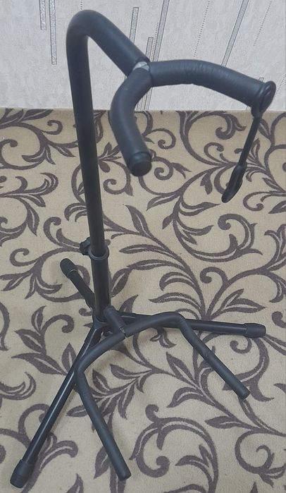 Gitara stoykasi sotiladi