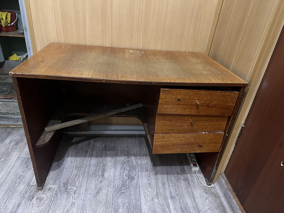 Отдаю даром столы