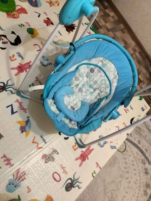 Детская кровать и еще подарок есть