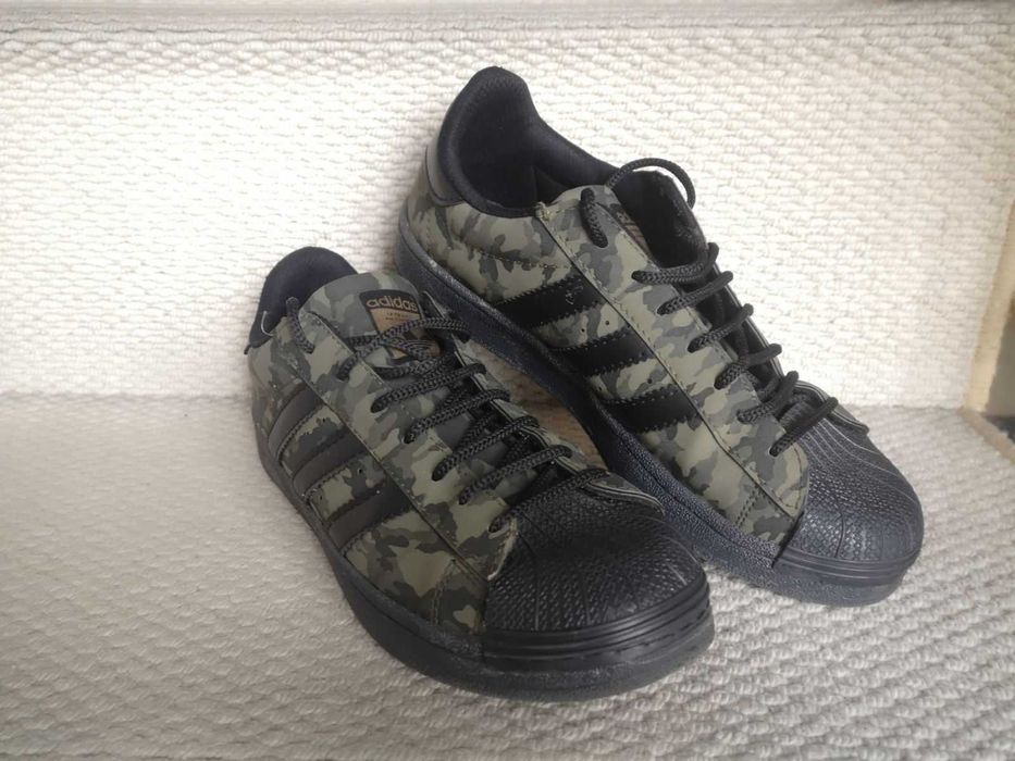 Маратонки адидас