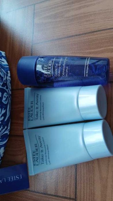 Set Estee Lauder ANR si portfard